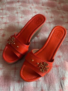 Tory Burch Elina Wedge Size 7.5